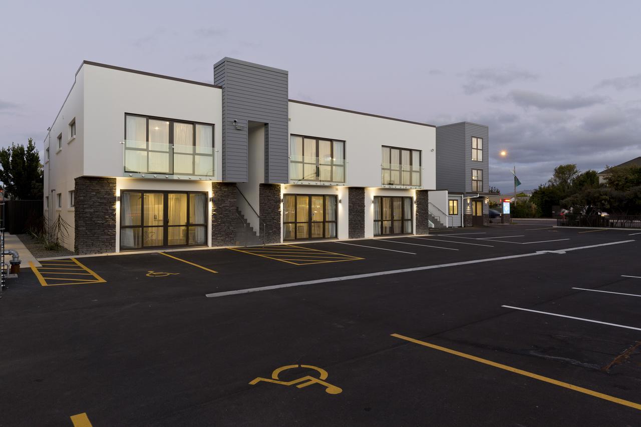 2 On Whiteleigh And 239 On Lincoln Motel Christchurch Buitenkant foto The new building of the University of Applied Sciences and Medical University of Southern Schleswig-Flensburg